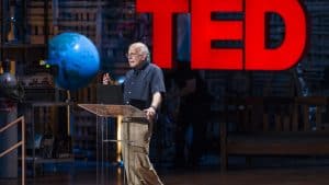 Daniel Kahneman presenting his TED talk on experience vs. memory